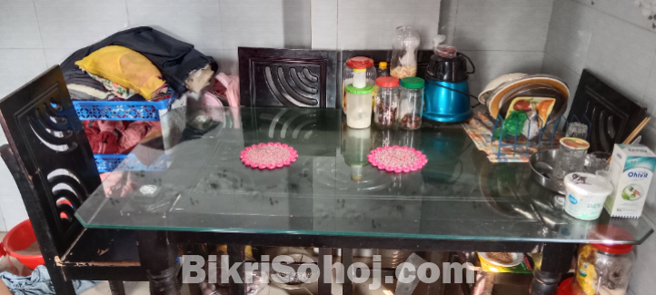 ৬ চেয়ার এর মালেশিয়ান গ্লাস ডাইনিং টেবিল